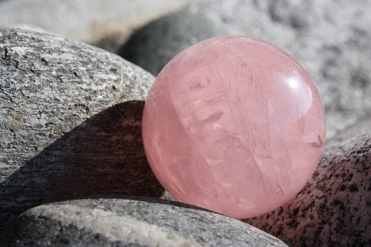 The Metaphysical Properties and Healing Powers of Rose Quartz