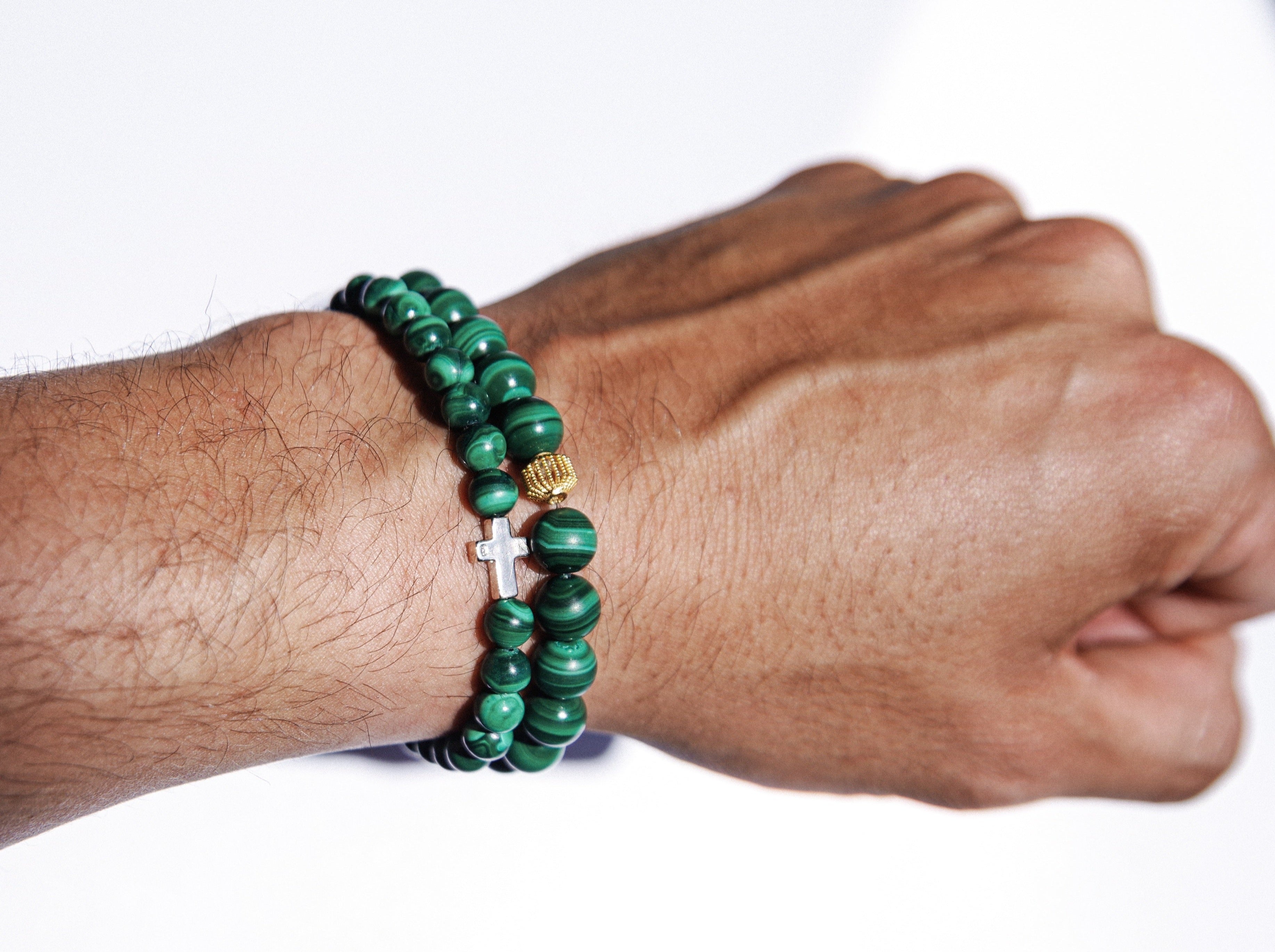 Malachite enclosed in 18k Gold
